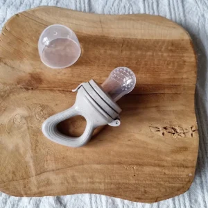 Fruit Feeder Fopspeen - Zand Gestippeld